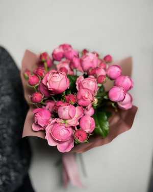 Букет из 5 кустовых роз Silva Pink