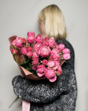 Букет из 5 кустовых роз Silva Pink